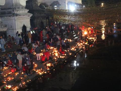 आज बालाचतुर्दशी : पशुपतिनाथसहित देशभरका शिव मन्दिरमा दीपदान र शतबीज छर्नेको भिड