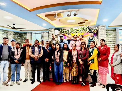 सहयोगी मनहरू नेपालको छैटौँ स्थापना दिवसमा बोनम्यारो पीडित बालकलाई ३७ हजार ८ सय ६५ रुपैयाँ सहयोग