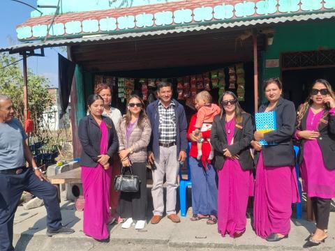 थोपाथोपाले समुन्द्र बन्छ, यही विश्वासले नेल्सन बचाउने अभियानमा जुटे बुहारीहरू