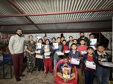 जीबीओद्वारा जागृत बाल उद्धार केन्द्र नेपालका बालबालिकालाई स्टेशनरी सामग्री वितरण
