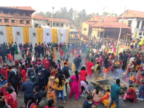 महाशिवरात्रि पर्व आज पशुपतिनाथसहित देशैभरीका शिवालयमा विधिपूर्वक पूजा-आराधना गरी मनाइँदै