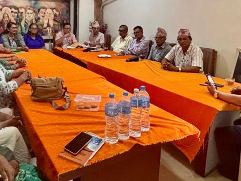रसुवा बाढीपीडितका लागि साहित्य चौतारीको सहयोग, उत्सवभन्दा ठूलो मानवीय संवेदना भएको अध्यक्ष श्रेष्ठको भनाइ रसुवा बाढीपीडितका लागि साहित्य चौतारीको सहयोग, उत्सवभन्दा ठूलो मानवीय संवेदना भएको अध्यक्ष श्रेष्ठको भनाइ