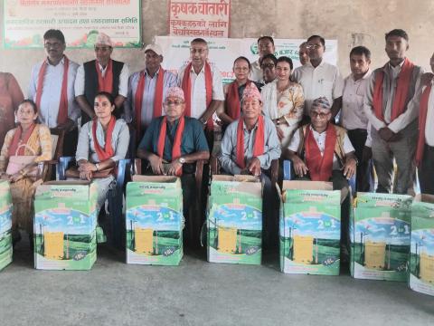 खीर दिवसमा किसानलाई स्प्रे ट्याङ्की र खीर