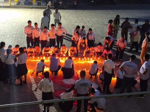 बाढीपीडितका लागि कञ्चन बोर्डिङको रु. ३० हजार सहयोग, दीप प्रज्वलन गरी श्रद्धाञ्जली बाढीपीडितका लागि कञ्चन बोर्डिङको रु. ३० हजार सहयोग, दीप प्रज्वलन गरी श्रद्धाञ्जली